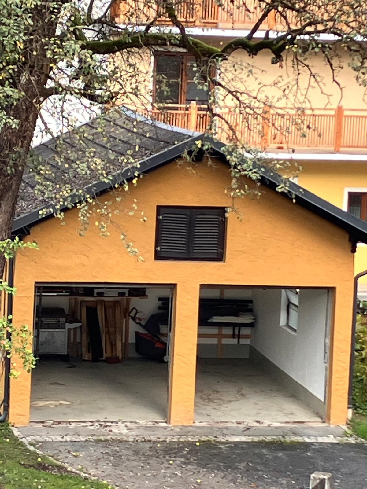 Motorradgarage am Gasthaus Zebedin